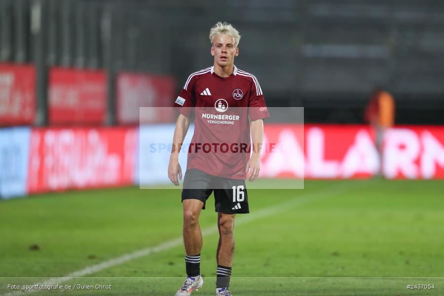 AKON Arena, Würzburg, 17.09.2024, sport, action, BFV, Fussball, 5. Spieltag, Regionalliga Bayern, FCN, FWK, 1. FC Nürnberg II, FC Würzburger Kickers - Bild-ID: 2437054 AKON Arena, Würzburg, 17.09.2024, sport, action, BFV, Fussball, 5. Spieltag, Regionalliga Bayern, FCN, FWK, 1. FC Nürnberg II, FC Würzburger Kickers - Bild-ID: 2437054
