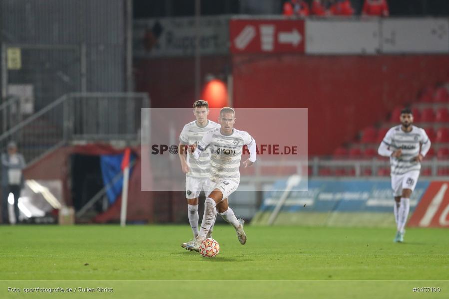 AKON Arena, Würzburg, 17.09.2024, sport, action, BFV, Fussball, 5. Spieltag, Regionalliga Bayern, FCN, FWK, 1. FC Nürnberg II, FC Würzburger Kickers - Bild-ID: 2437100 AKON Arena, Würzburg, 17.09.2024, sport, action, BFV, Fussball, 5. Spieltag, Regionalliga Bayern, FCN, FWK, 1. FC Nürnberg II, FC Würzburger Kickers - Bild-ID: 2437100