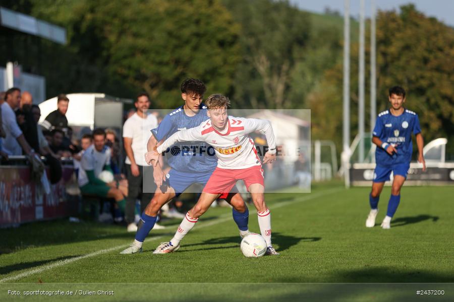Sepp-Endres-Sportanlage, Würzburg, 18.09.2024, sport, action, BFV, Fussball, 4. Spieltag, Nachholspieltag, Bayernliga Nord, SSV, WFV, SSV Jahn Regensburg II (U21), Würzburger FV 04 - Bild-ID: 2437200