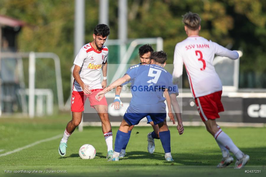 Sepp-Endres-Sportanlage, Würzburg, 18.09.2024, sport, action, BFV, Fussball, 4. Spieltag, Nachholspieltag, Bayernliga Nord, SSV, WFV, SSV Jahn Regensburg II (U21), Würzburger FV 04 - Bild-ID: 2437251