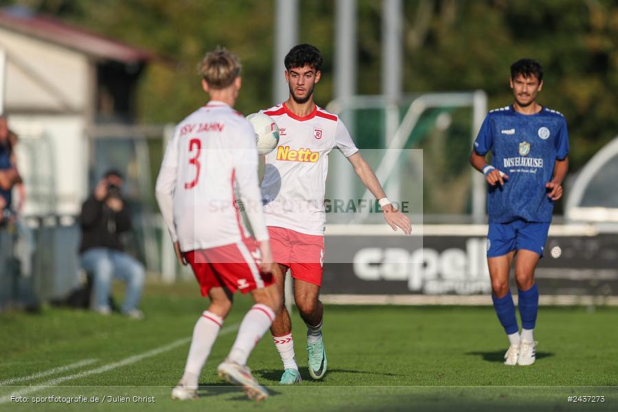 Sepp-Endres-Sportanlage, Würzburg, 18.09.2024, sport, action, BFV, Fussball, 4. Spieltag, Nachholspieltag, Bayernliga Nord, SSV, WFV, SSV Jahn Regensburg II (U21), Würzburger FV 04 - Bild-ID: 2437273