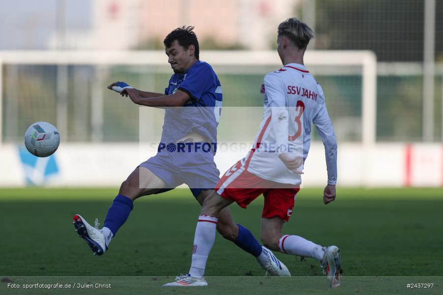 Sepp-Endres-Sportanlage, Würzburg, 18.09.2024, sport, action, BFV, Fussball, 4. Spieltag, Nachholspieltag, Bayernliga Nord, SSV, WFV, SSV Jahn Regensburg II (U21), Würzburger FV 04 - Bild-ID: 2437297