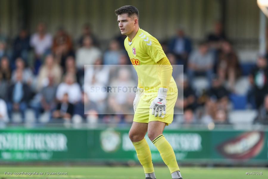 Sepp-Endres-Sportanlage, Würzburg, 18.09.2024, sport, action, BFV, Fussball, 4. Spieltag, Nachholspieltag, Bayernliga Nord, SSV, WFV, SSV Jahn Regensburg II (U21), Würzburger FV 04 - Bild-ID: 2437328