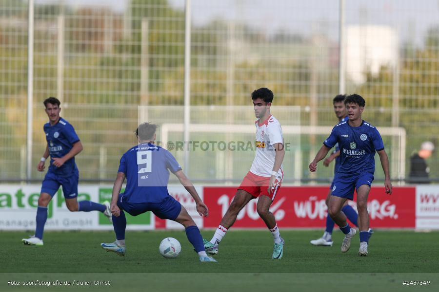 Sepp-Endres-Sportanlage, Würzburg, 18.09.2024, sport, action, BFV, Fussball, 4. Spieltag, Nachholspieltag, Bayernliga Nord, SSV, WFV, SSV Jahn Regensburg II (U21), Würzburger FV 04 - Bild-ID: 2437349