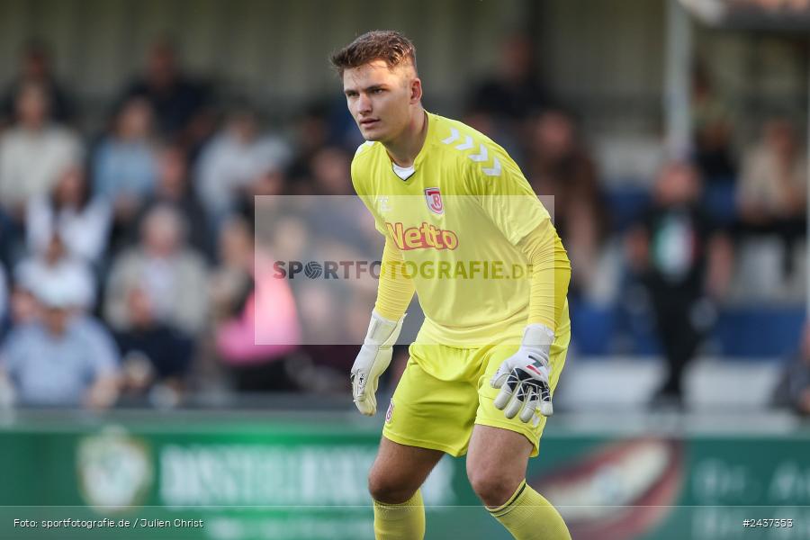 Sepp-Endres-Sportanlage, Würzburg, 18.09.2024, sport, action, BFV, Fussball, 4. Spieltag, Nachholspieltag, Bayernliga Nord, SSV, WFV, SSV Jahn Regensburg II (U21), Würzburger FV 04 - Bild-ID: 2437353