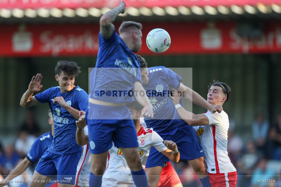 Sepp-Endres-Sportanlage, Würzburg, 18.09.2024, sport, action, BFV, Fussball, 4. Spieltag, Nachholspieltag, Bayernliga Nord, SSV, WFV, SSV Jahn Regensburg II (U21), Würzburger FV 04 - Bild-ID: 2437354