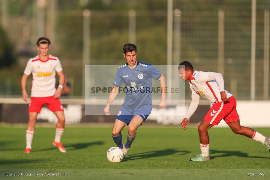 Sepp-Endres-Sportanlage, Würzburg, 18.09.2024, sport, action, BFV, Fussball, 4. Spieltag, Nachholspieltag, Bayernliga Nord, SSV, WFV, SSV Jahn Regensburg II (U21), Würzburger FV 04 - Bild-ID: 2437392