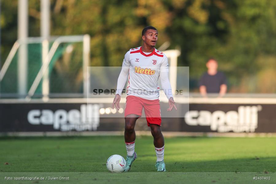 Sepp-Endres-Sportanlage, Würzburg, 18.09.2024, sport, action, BFV, Fussball, 4. Spieltag, Nachholspieltag, Bayernliga Nord, SSV, WFV, SSV Jahn Regensburg II (U21), Würzburger FV 04 - Bild-ID: 2437402