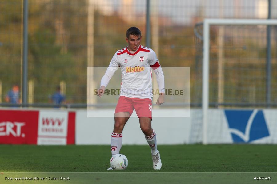 Sepp-Endres-Sportanlage, Würzburg, 18.09.2024, sport, action, BFV, Fussball, 4. Spieltag, Nachholspieltag, Bayernliga Nord, SSV, WFV, SSV Jahn Regensburg II (U21), Würzburger FV 04 - Bild-ID: 2437428