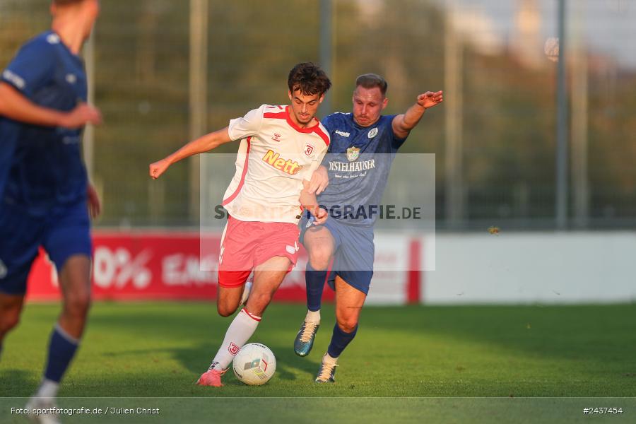 Sepp-Endres-Sportanlage, Würzburg, 18.09.2024, sport, action, BFV, Fussball, 4. Spieltag, Nachholspieltag, Bayernliga Nord, SSV, WFV, SSV Jahn Regensburg II (U21), Würzburger FV 04 - Bild-ID: 2437454