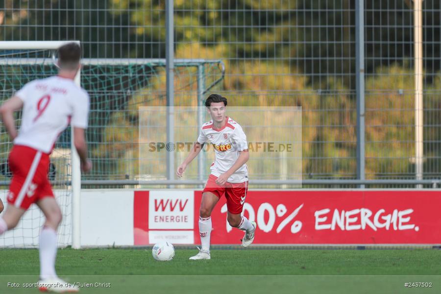Sepp-Endres-Sportanlage, Würzburg, 18.09.2024, sport, action, BFV, Fussball, 4. Spieltag, Nachholspieltag, Bayernliga Nord, SSV, WFV, SSV Jahn Regensburg II (U21), Würzburger FV 04 - Bild-ID: 2437502