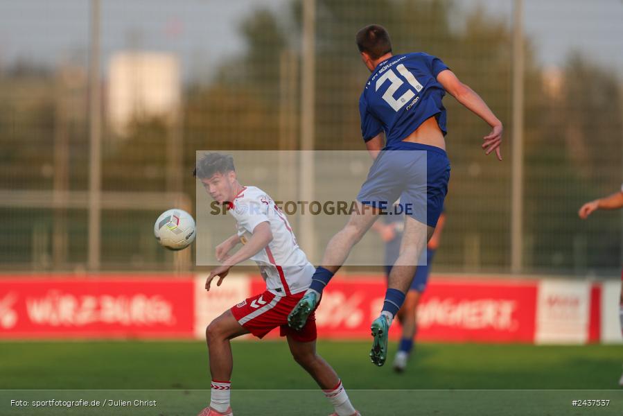 Sepp-Endres-Sportanlage, Würzburg, 18.09.2024, sport, action, BFV, Fussball, 4. Spieltag, Nachholspieltag, Bayernliga Nord, SSV, WFV, SSV Jahn Regensburg II (U21), Würzburger FV 04 - Bild-ID: 2437537