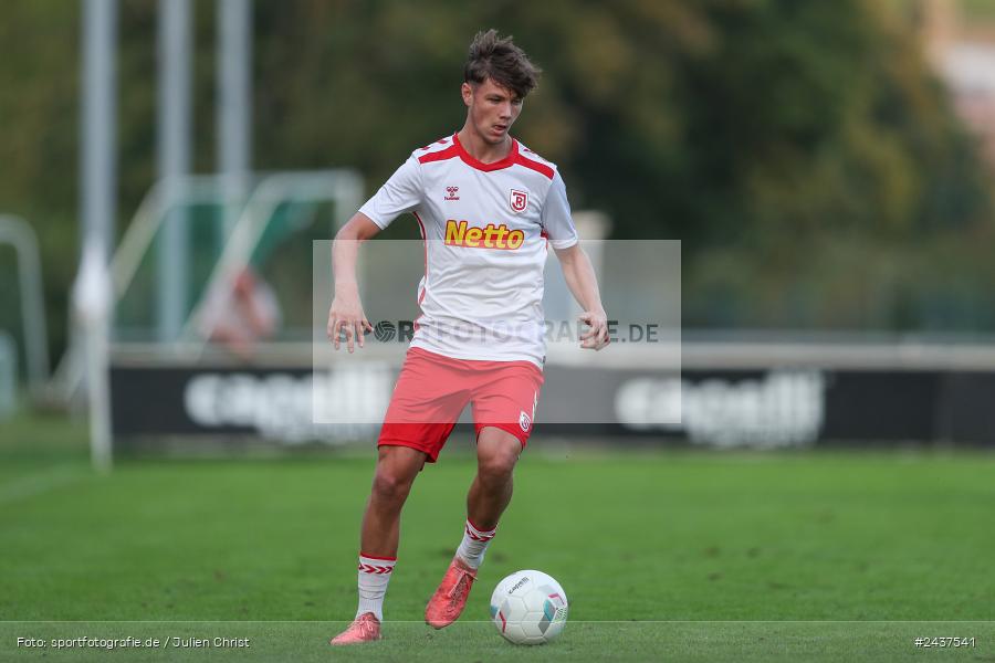 Sepp-Endres-Sportanlage, Würzburg, 18.09.2024, sport, action, BFV, Fussball, 4. Spieltag, Nachholspieltag, Bayernliga Nord, SSV, WFV, SSV Jahn Regensburg II (U21), Würzburger FV 04 - Bild-ID: 2437541