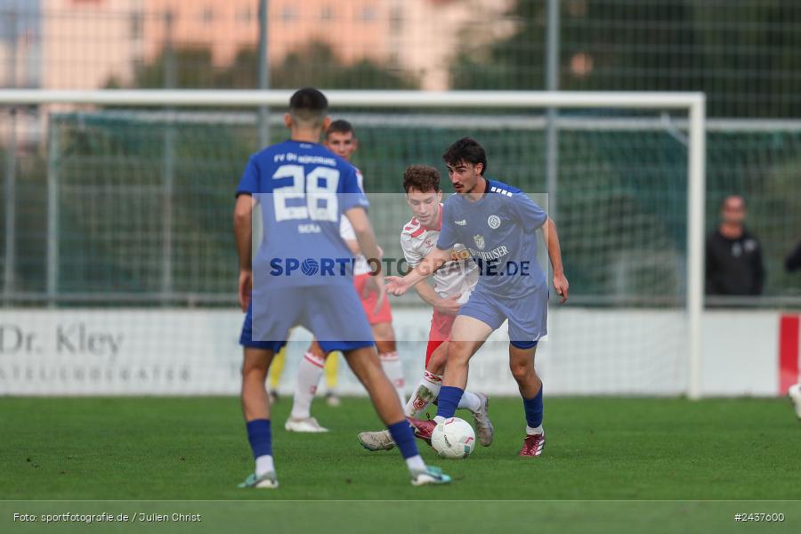 Sepp-Endres-Sportanlage, Würzburg, 18.09.2024, sport, action, BFV, Fussball, 4. Spieltag, Nachholspieltag, Bayernliga Nord, SSV, WFV, SSV Jahn Regensburg II (U21), Würzburger FV 04 - Bild-ID: 2437600