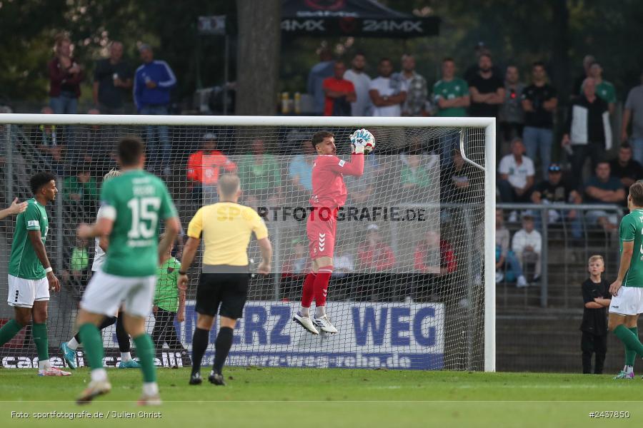 Willy-Sachs-Stadion, Schweinfurt, 20.09.2024, sport, action, BFV, Fussball, Regionalliga Bayern, 10. Spieltag, SVW, FCS, SV Wacker Burghausen, 1. FC Schweinfurt 1905 - Bild-ID: 2437850