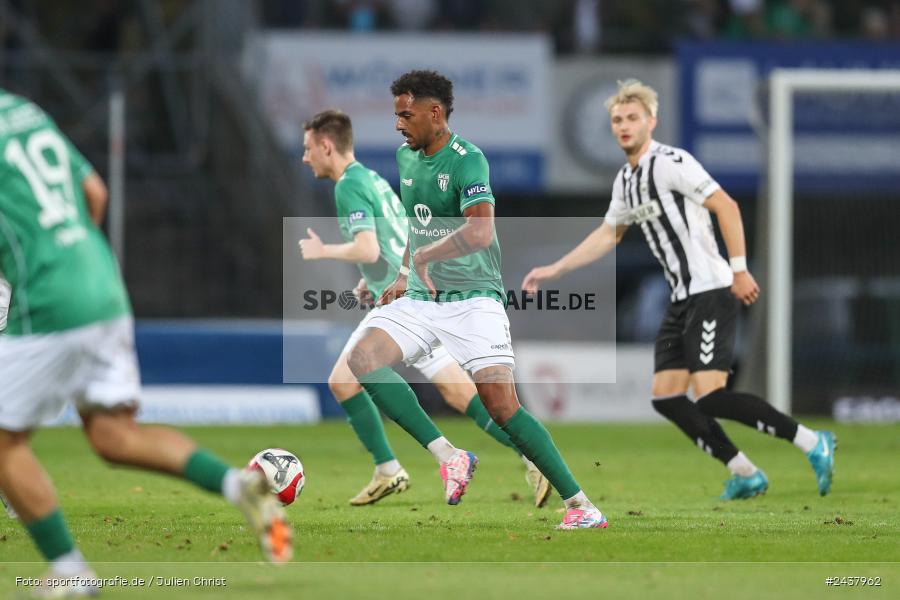 Willy-Sachs-Stadion, Schweinfurt, 20.09.2024, sport, action, BFV, Fussball, Regionalliga Bayern, 10. Spieltag, SVW, FCS, SV Wacker Burghausen, 1. FC Schweinfurt 1905 - Bild-ID: 2437962