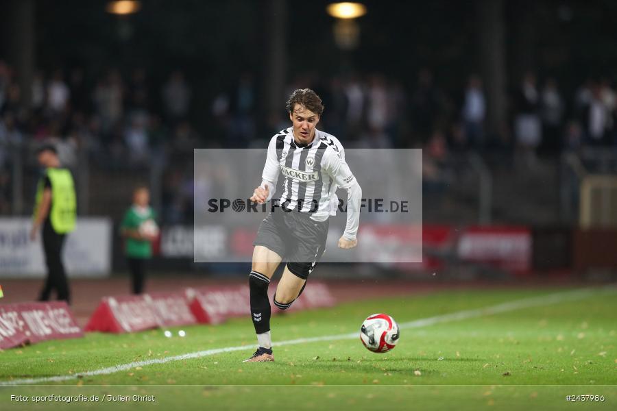 Willy-Sachs-Stadion, Schweinfurt, 20.09.2024, sport, action, BFV, Fussball, Regionalliga Bayern, 10. Spieltag, SVW, FCS, SV Wacker Burghausen, 1. FC Schweinfurt 1905 - Bild-ID: 2437986