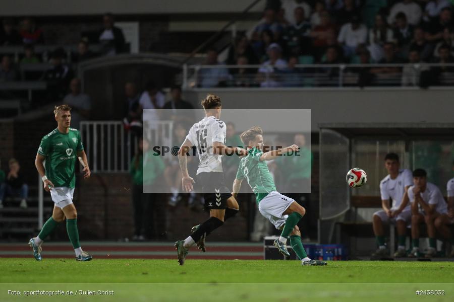 Willy-Sachs-Stadion, Schweinfurt, 20.09.2024, sport, action, BFV, Fussball, Regionalliga Bayern, 10. Spieltag, SVW, FCS, SV Wacker Burghausen, 1. FC Schweinfurt 1905 - Bild-ID: 2438032 Willy-Sachs-Stadion, Schweinfurt, 20.09.2024, sport, action, BFV, Fussball, Regionalliga Bayern, 10. Spieltag, SVW, FCS, SV Wacker Burghausen, 1. FC Schweinfurt 1905 - Bild-ID: 2438032