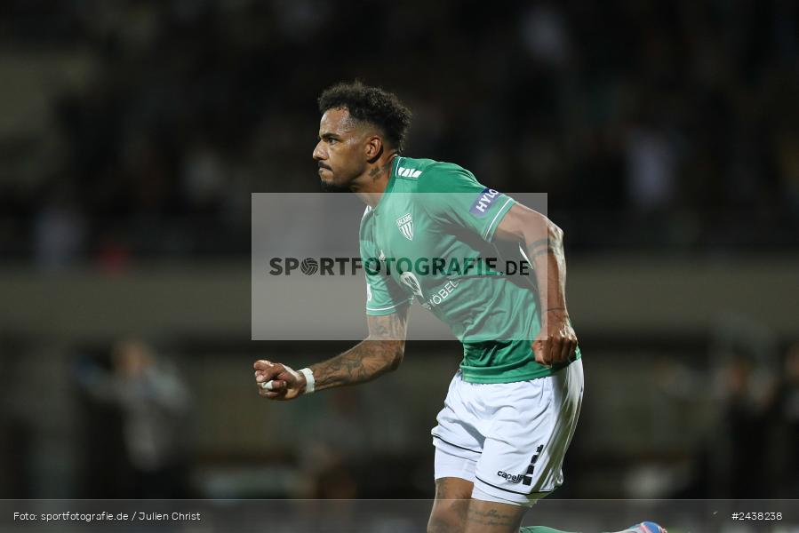 Willy-Sachs-Stadion, Schweinfurt, 20.09.2024, sport, action, BFV, Fussball, Regionalliga Bayern, 10. Spieltag, SVW, FCS, SV Wacker Burghausen, 1. FC Schweinfurt 1905 - Bild-ID: 2438238