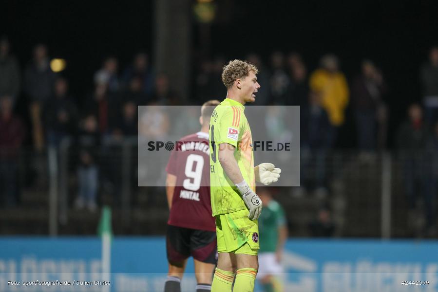Willy-Sachs-Stadion, Schweinfurt, 02.10.2024, sport, action, Fussball, BFV, 11. Spieltag, Regionalliga Bayern, FCN, FCS, 1. FC Nürnberg II, 1. FC Schweinfurt 1905 - Bild-ID: 2442099