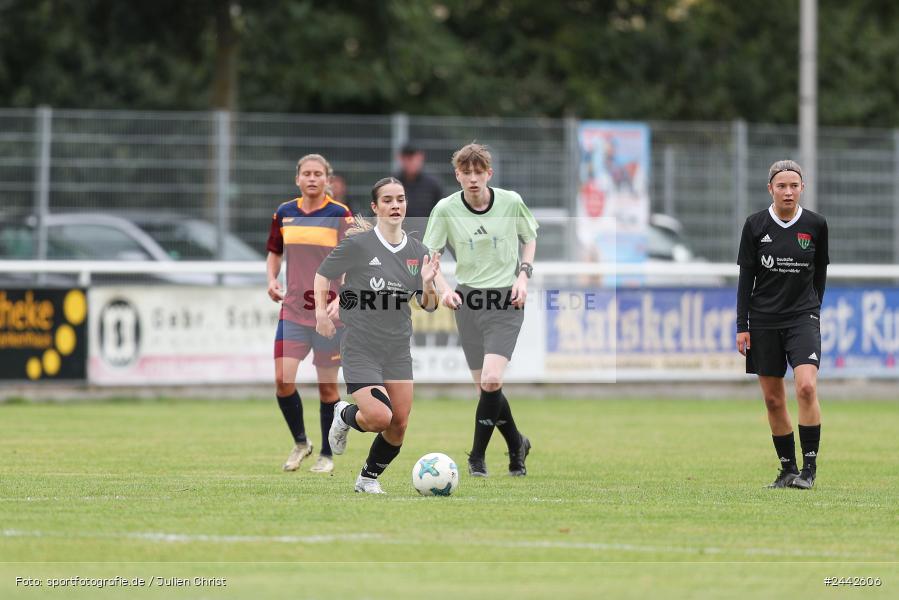 sport, hiscox-Bezirkspokal, action, Sportgelände, Karlstadt, Fussball, FVK, FV Karlstadt, FCS, BFV, 2. Runde, 1. FC Schweinfurt, 03.10.2024 - Bild-ID: 2442606