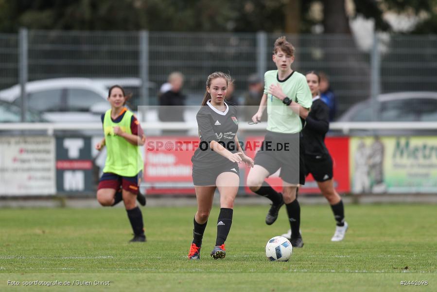 sport, hiscox-Bezirkspokal, action, Sportgelände, Karlstadt, Fussball, FVK, FV Karlstadt, FCS, BFV, 2. Runde, 1. FC Schweinfurt, 03.10.2024 - Bild-ID: 2442698