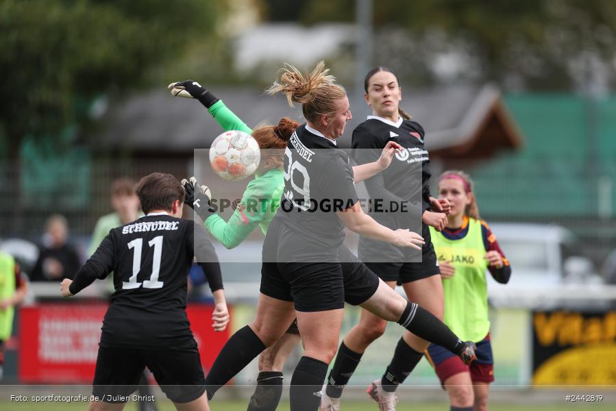 sport, hiscox-Bezirkspokal, action, Sportgelände, Karlstadt, Fussball, FVK, FV Karlstadt, FCS, BFV, 2. Runde, 1. FC Schweinfurt, 03.10.2024 - Bild-ID: 2442819
