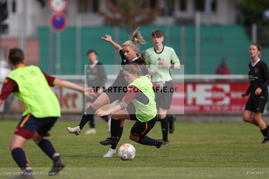 sport, hiscox-Bezirkspokal, action, Sportgelände, Karlstadt, Fussball, FVK, FV Karlstadt, FCS, BFV, 2. Runde, 1. FC Schweinfurt, 03.10.2024 - Bild-ID: 2442896 sport, hiscox-Bezirkspokal, action, Sportgelände, Karlstadt, Fussball, FVK, FV Karlstadt, FCS, BFV, 2. Runde, 1. FC Schweinfurt, 03.10.2024 - Bild-ID: 2442896