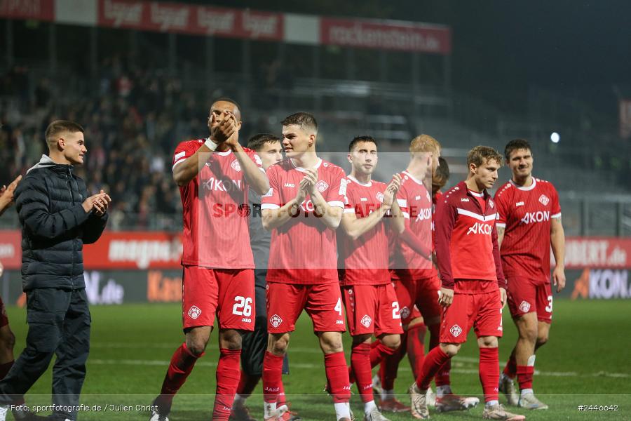 AKON Arena, Würzburg, 18.10.2024, sport, action, Fussball, BFV, 15. Spieltag, Regionalliga Bayern, FCS, FWK, 1. FC Schweinfurt 1905, FC Würzburger Kickers - Bild-ID: 2446642
