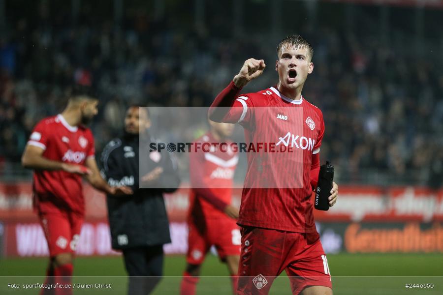 AKON Arena, Würzburg, 18.10.2024, sport, action, Fussball, BFV, 15. Spieltag, Regionalliga Bayern, FCS, FWK, 1. FC Schweinfurt 1905, FC Würzburger Kickers - Bild-ID: 2446650