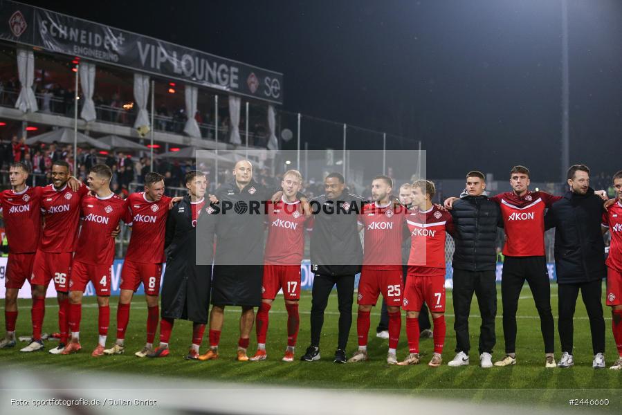 AKON Arena, Würzburg, 18.10.2024, sport, action, Fussball, BFV, 15. Spieltag, Regionalliga Bayern, FCS, FWK, 1. FC Schweinfurt 1905, FC Würzburger Kickers - Bild-ID: 2446660