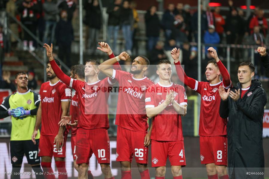AKON Arena, Würzburg, 18.10.2024, sport, action, Fussball, BFV, 15. Spieltag, Regionalliga Bayern, FCS, FWK, 1. FC Schweinfurt 1905, FC Würzburger Kickers - Bild-ID: 2446666