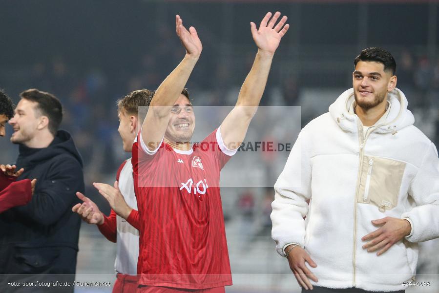 AKON Arena, Würzburg, 18.10.2024, sport, action, Fussball, BFV, 15. Spieltag, Regionalliga Bayern, FCS, FWK, 1. FC Schweinfurt 1905, FC Würzburger Kickers - Bild-ID: 2446688