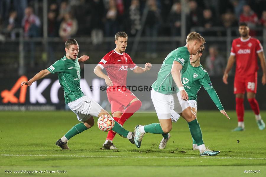 AKON Arena, Würzburg, 18.10.2024, sport, action, Fussball, BFV, 15. Spieltag, Regionalliga Bayern, FCS, FWK, 1. FC Schweinfurt 1905, FC Würzburger Kickers - Bild-ID: 2446754