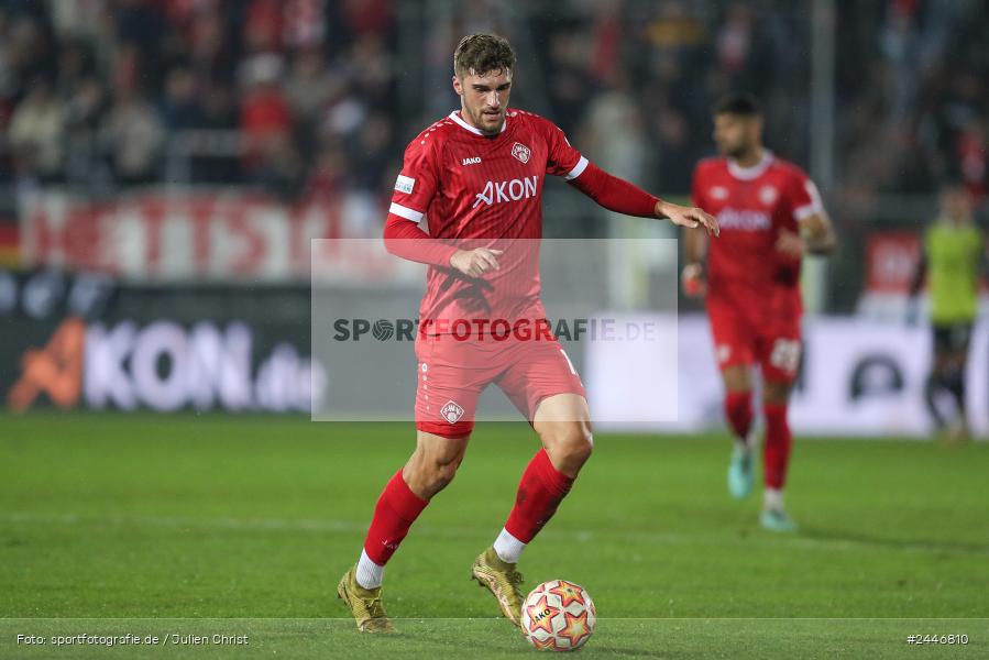 AKON Arena, Würzburg, 18.10.2024, sport, action, Fussball, BFV, 15. Spieltag, Regionalliga Bayern, FCS, FWK, 1. FC Schweinfurt 1905, FC Würzburger Kickers - Bild-ID: 2446810