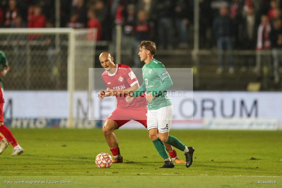 AKON Arena, Würzburg, 18.10.2024, sport, action, Fussball, BFV, 15. Spieltag, Regionalliga Bayern, FCS, FWK, 1. FC Schweinfurt 1905, FC Würzburger Kickers - Bild-ID: 2446828