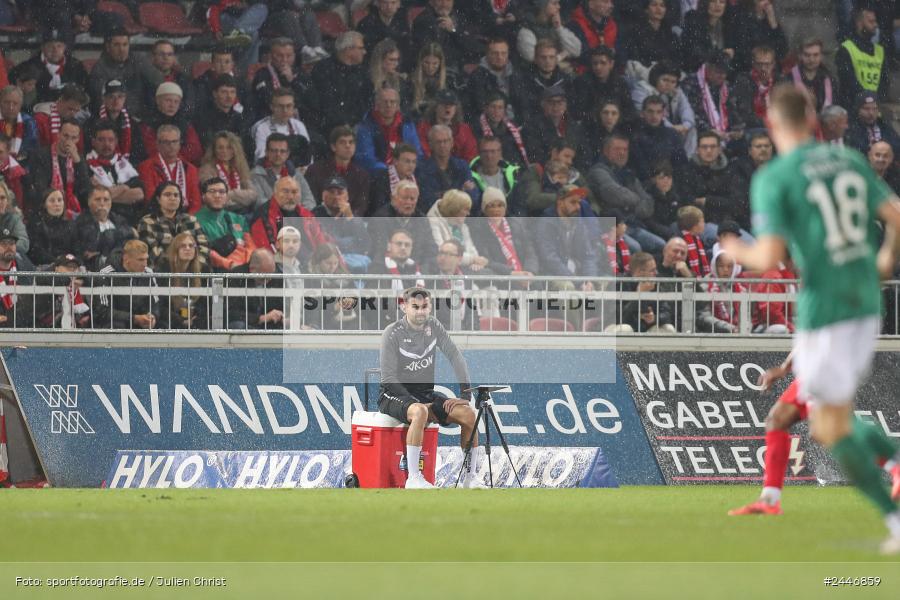 AKON Arena, Würzburg, 18.10.2024, sport, action, Fussball, BFV, 15. Spieltag, Regionalliga Bayern, FCS, FWK, 1. FC Schweinfurt 1905, FC Würzburger Kickers - Bild-ID: 2446859