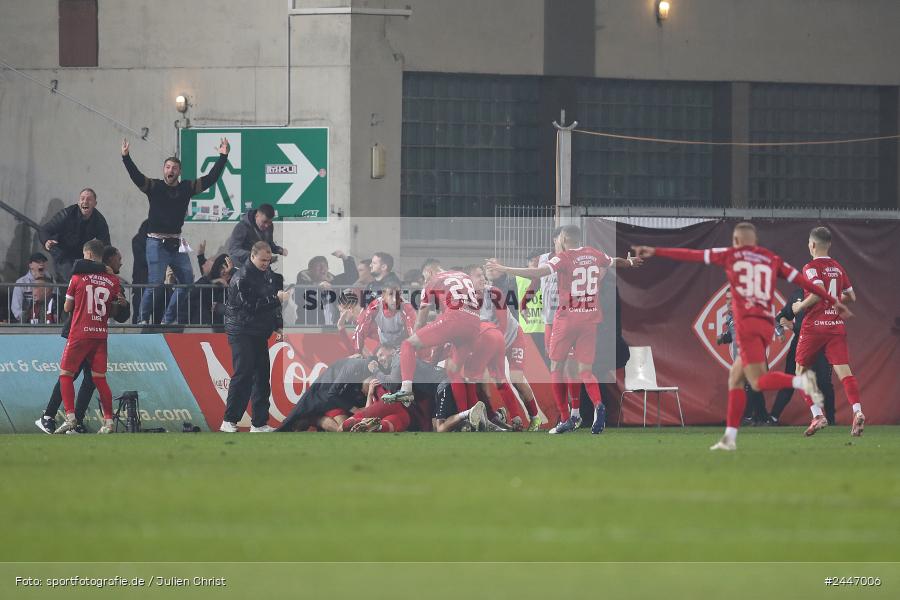 AKON Arena, Würzburg, 18.10.2024, sport, action, Fussball, BFV, 15. Spieltag, Regionalliga Bayern, FCS, FWK, 1. FC Schweinfurt 1905, FC Würzburger Kickers - Bild-ID: 2447006