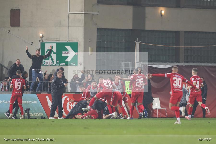 AKON Arena, Würzburg, 18.10.2024, sport, action, Fussball, BFV, 15. Spieltag, Regionalliga Bayern, FCS, FWK, 1. FC Schweinfurt 1905, FC Würzburger Kickers - Bild-ID: 2447007