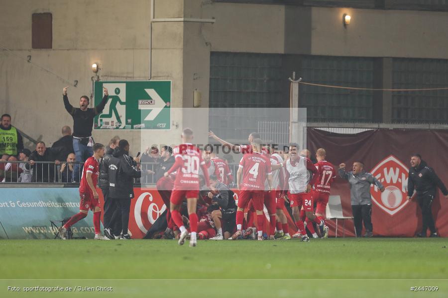 AKON Arena, Würzburg, 18.10.2024, sport, action, Fussball, BFV, 15. Spieltag, Regionalliga Bayern, FCS, FWK, 1. FC Schweinfurt 1905, FC Würzburger Kickers - Bild-ID: 2447009