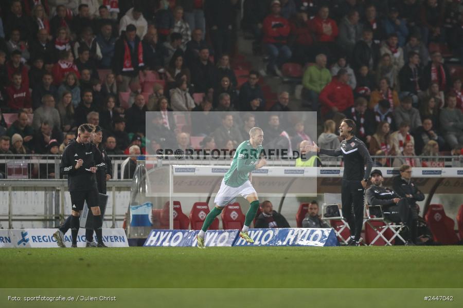 AKON Arena, Würzburg, 18.10.2024, sport, action, Fussball, BFV, 15. Spieltag, Regionalliga Bayern, FCS, FWK, 1. FC Schweinfurt 1905, FC Würzburger Kickers - Bild-ID: 2447042