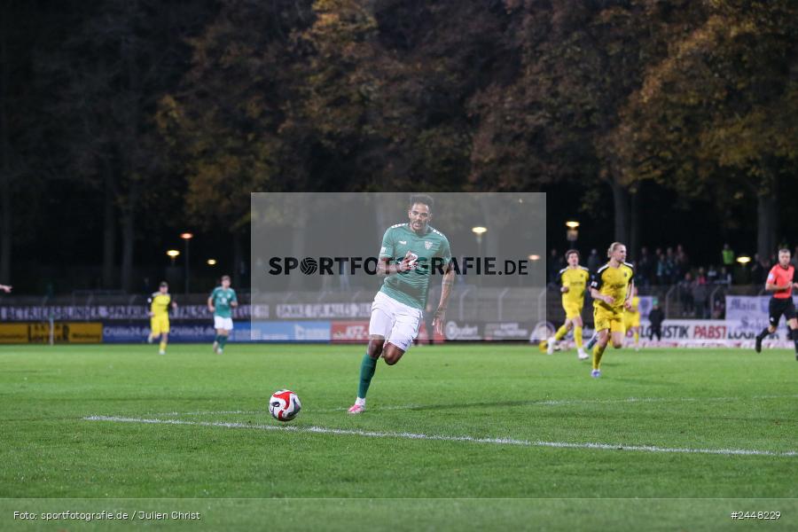 Sachs-Stadion, Schweinfurt, 22.10.2024, sport, action, Fussball, BFV, 16. Spieltag, Regionalliga Bayern, DJK, FCS, DJK Vilzing, 1. FC Schweinfurt 1905 - Bild-ID: 2448229