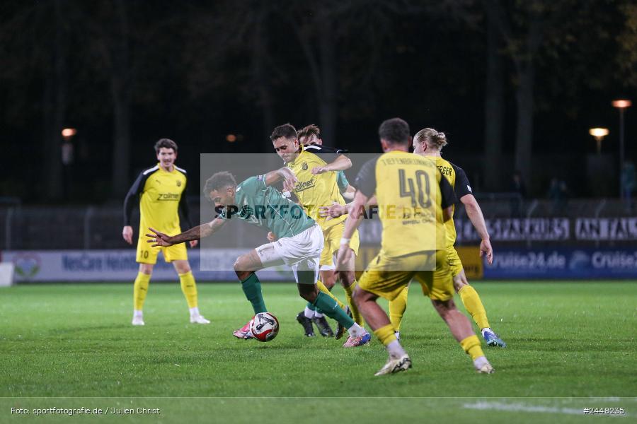 Sachs-Stadion, Schweinfurt, 22.10.2024, sport, action, Fussball, BFV, 16. Spieltag, Regionalliga Bayern, DJK, FCS, DJK Vilzing, 1. FC Schweinfurt 1905 - Bild-ID: 2448235