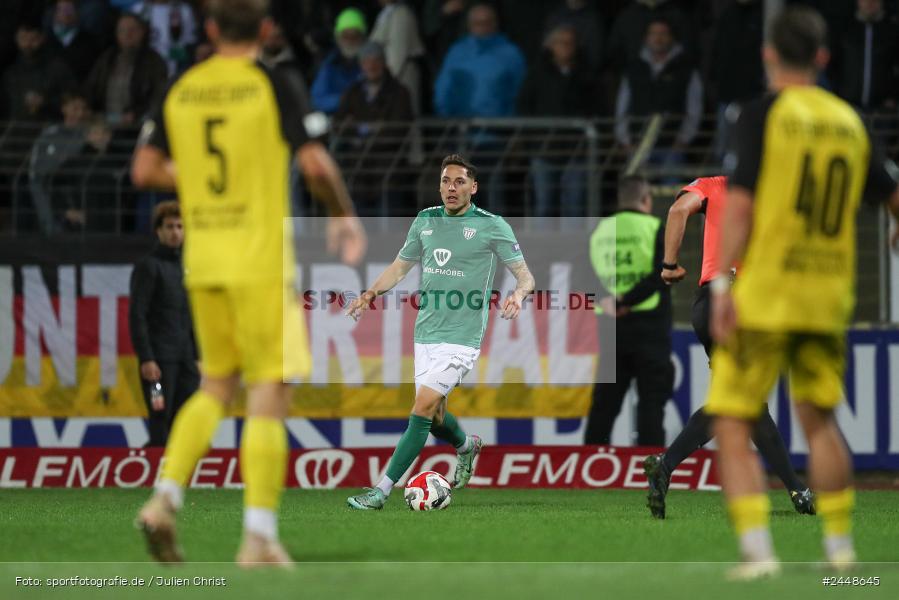 Sachs-Stadion, Schweinfurt, 22.10.2024, sport, action, Fussball, BFV, 16. Spieltag, Regionalliga Bayern, DJK, FCS, DJK Vilzing, 1. FC Schweinfurt 1905 - Bild-ID: 2448645