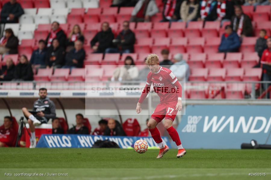 AKON Arena, Würzburg, 02.11.2024, sport, action, Fussball, BFV, 18. Spieltag, Regionalliga Bayern, TGM, FWK, Türkgücü München, FC Würzburger Kickers - Bild-ID: 2450575