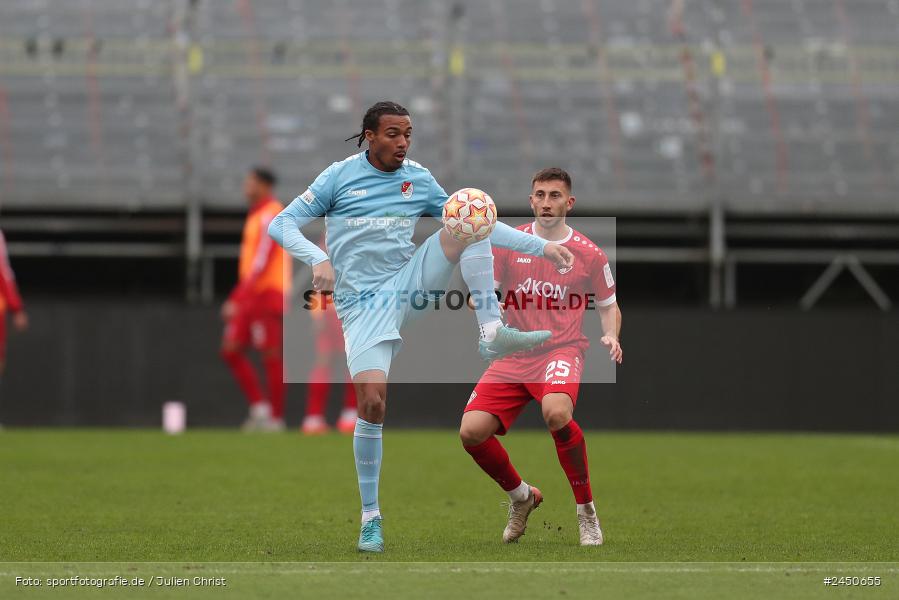 AKON Arena, Würzburg, 02.11.2024, sport, action, Fussball, BFV, 18. Spieltag, Regionalliga Bayern, TGM, FWK, Türkgücü München, FC Würzburger Kickers - Bild-ID: 2450655