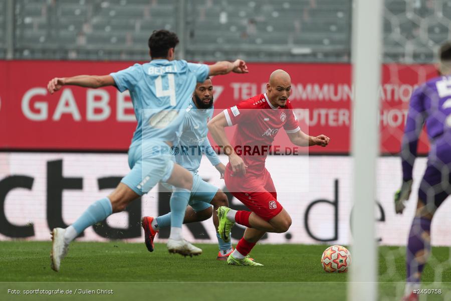 AKON Arena, Würzburg, 02.11.2024, sport, action, Fussball, BFV, 18. Spieltag, Regionalliga Bayern, TGM, FWK, Türkgücü München, FC Würzburger Kickers - Bild-ID: 2450758