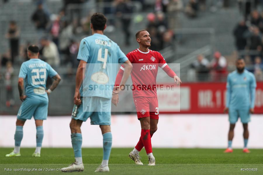 AKON Arena, Würzburg, 02.11.2024, sport, action, Fussball, BFV, 18. Spieltag, Regionalliga Bayern, TGM, FWK, Türkgücü München, FC Würzburger Kickers - Bild-ID: 2450828