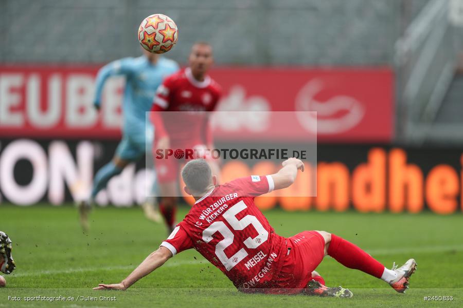 AKON Arena, Würzburg, 02.11.2024, sport, action, Fussball, BFV, 18. Spieltag, Regionalliga Bayern, TGM, FWK, Türkgücü München, FC Würzburger Kickers - Bild-ID: 2450833