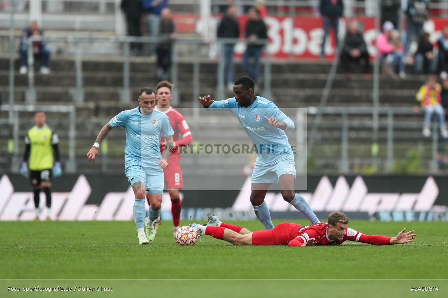 AKON Arena, Würzburg, 02.11.2024, sport, action, Fussball, BFV, 18. Spieltag, Regionalliga Bayern, TGM, FWK, Türkgücü München, FC Würzburger Kickers - Bild-ID: 2450874